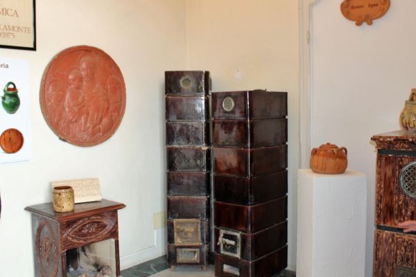 museo-della-ceramica-castellamonte-stufe-camini-1280